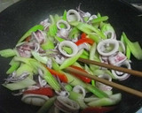 セロリとイカのオイスター炒め作り方4写真