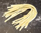 すだちと小麦粉を練り合わせて作るうどん作り方10写真