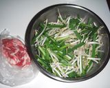 （超簡単）豚肉キムチもやしニラ炒め作り方1写真