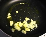 チキンソテー☆クリームマスタードソース作り方2写真