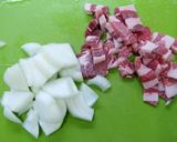 豚肉と玉葱、揚げ玉の味噌汁作り方1写真
