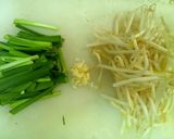 食べやすい♪ピリ辛！鶏レバニラ炒め作り方3写真