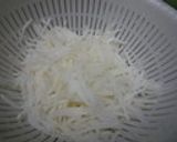 ぶたさんちの♪大根とカニカマnoサラダ♪作り方1写真