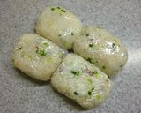 トースター焼きおにぎり～梅葱×塩昆布作り方3写真