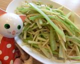 セロリと新じゃがのオイスター炒め作り方3写真