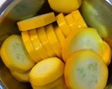 ズッキーニとソーセージの夏炒め作り方1写真