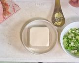 ねぎ生姜、醤油にかつお節で定番の冷奴作り方1写真