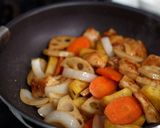やわらか鶏むね肉とさつまいもの黒酢炒め作り方20写真