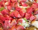 野菜たっぷり！どんどん煮るだけ、トマト鍋作り方3写真