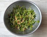 レンジで簡単！豆苗とえのきの中華サラダ作り方3写真