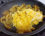 カレー香る♪しめじとふんわり卵の炒めもの作り方4写真