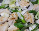 やみつき♡鶏むね肉と長ねぎの塩レモン炒め作り方3写真