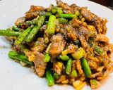 豚肉とニンニクの芽の黒胡椒醬炒め作り方8写真