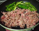 手早く簡単！ピーマンと挽肉のキムチ炒め☆作り方3写真