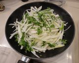 大根の皮の炒め物作り方1写真