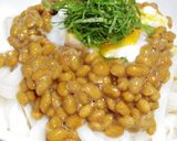 ネバネバ納豆うどん山芋温泉卵のっけ！作り方7写真