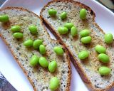 新玉葱×枝豆の梅わさび塩昆布トースト作り方3写真