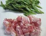 ささげと油揚げと豚バラ肉の炒め物作り方2写真