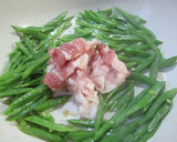 ささげと油揚げと豚バラ肉の炒め物作り方4写真