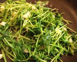 にんにくガッツリ！塩麹で豆苗炒め作り方5写真