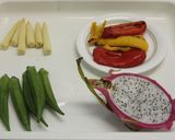 ドラゴンフルーツと季節の野菜サラダ作り方1写真