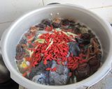 薬膳　烏骨鶏スープ作り方4写真