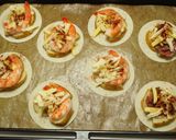 * 餃子の皮で ❤ 簡単プチ・ピザ♪作り方2写真