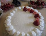苺のデコケーキ（トリプルベリー）作り方24写真