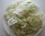 たっぷり野菜と焼鮭のピリ辛サラダ作り方2写真