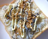 しらす・塩昆布・胡麻のラー油風味トースト作り方2写真