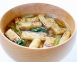 サッと手軽な【小松菜と油揚げのお味噌汁】作り方4写真