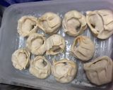 キムチマンドゥグック（キムチ餃子スープ）作り方1写真
