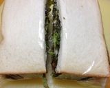 ラップで巻き巻き！卵＆ハムカツサンド作り方5写真