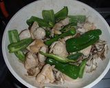 鶏胸肉＆ピーマン＆舞茸のコンソメ味炒め作り方4写真