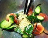 胡瓜とトマトの塩昆布胡麻ラー油和え作り方5写真