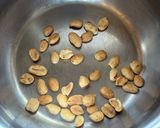 揚げない！鶏もも肉とナッツのピリ辛炒め作り方3写真