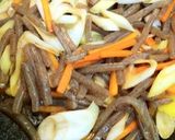 つきこんにゃくの麺つゆ炒め煮作り方4写真