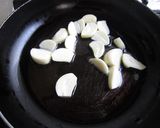 タコとにんにくのハーブミックス炒め作り方1写真