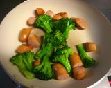 お弁当に♪ブロッコリーのマヨカレー炒め作り方2写真