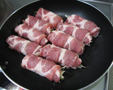 もやしとねぎのクルクル肉巻き（梅添え）作り方2写真