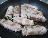 もやしとねぎのクルクル肉巻き（梅添え）作り方3写真
