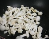 天かす入れて☆ブナピーと大根葉の炒飯作り方3写真