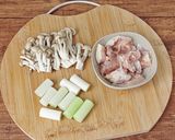 ☆簡単☆鶏ねぎ旨だしスープ作り方1写真