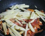 豚肉とじゃがいものキムチ炒め作り方2写真