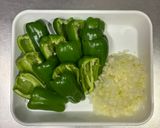つなぎ不要ジューシーなピーマンの肉詰め作り方1写真