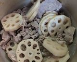 簡単★豚こま肉とレンコンの煮付け作り方3写真