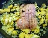 鶏ひき肉・揚げ・ひじき　焙煎にんにく丼作り方5写真