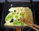 夏にピッタリ♬簡単枝豆入りだし巻き玉子作り方4写真