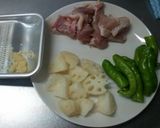 鶏ももとレンコンのにんにくめんつゆ炒め☆作り方1写真