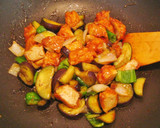 焼肉のたれで簡単♪鶏からと野菜の甘酢あん作り方5写真
